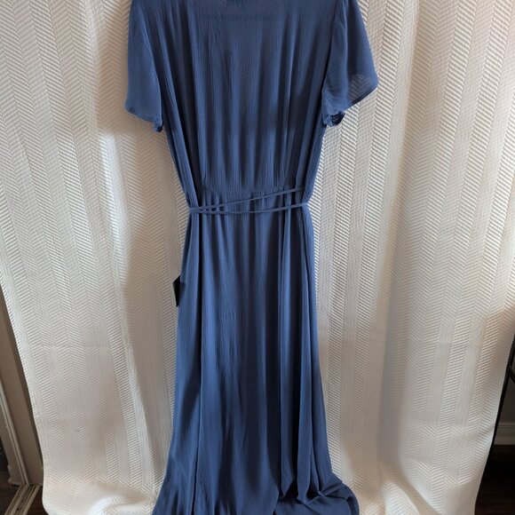NWT Lulu's Heart of Marigold Denim Blue Wrap Maxi Dress Crepe Size Medium - Picture 5 of 16